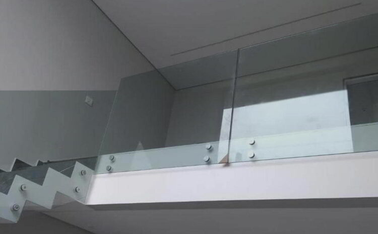  Guarda-corpo de inox ou vidro? Qual a melhor opção para a minha casa?